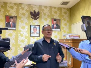 Fikram Salilama : Perlunya Pemikiran Serius Terkait Ranperda Minuman Keras untuk Masyarakat Gorontalo