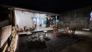 Menyelami Keindahan Warung Kopi “Grandma” dengan Sentuhan Minimalis Rumah Tua