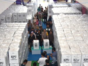 Persiapan Pemilu 2024, Bupati Gorontalo Ikut Serta dalam Penyegelan Kotak Suara