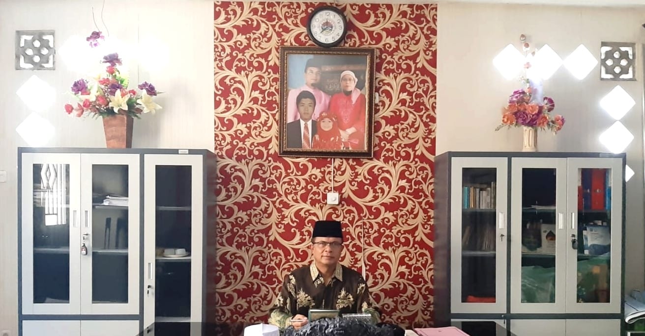 Ishak Ntoma, Komparasi.id