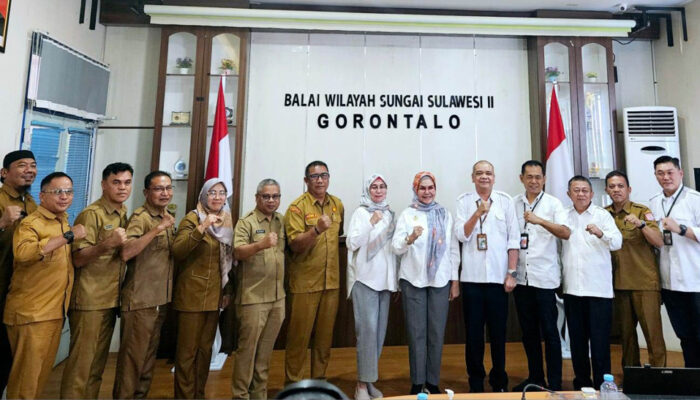 Aksi Cepat Bupati Merlan S. Uloli Tangani Banjir dan Longsor di Bone Bolango