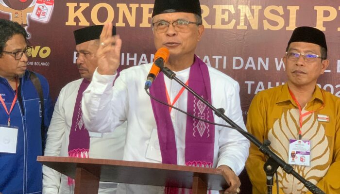 Pasangan Istiqomah Menjadi Kandidat Pertama Mendaftar di KPU