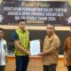 Penyerahan berita acara penggantian Calon Terpilih Anggota DPRD Provinsi Gorontalo kepada Partai Golkar. Rabu (11/09/2024). (Foto: Randa/Komparasi.id)