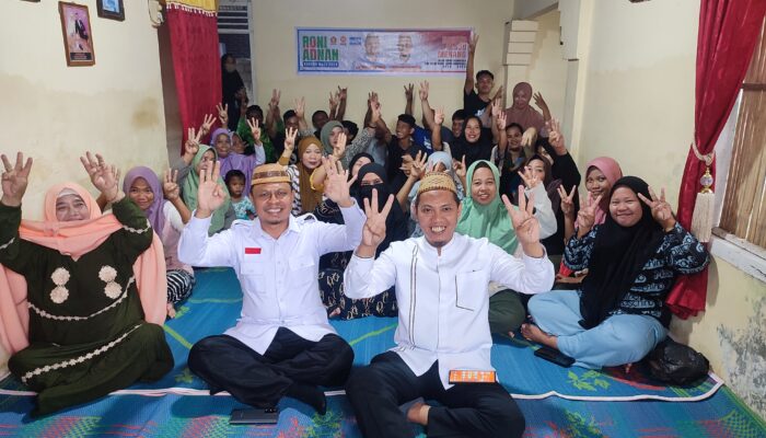 Blusukan di Tengah Hujan, Pasangan ROAD Tegaskan Komitmen untuk Warga Dusun Timuato