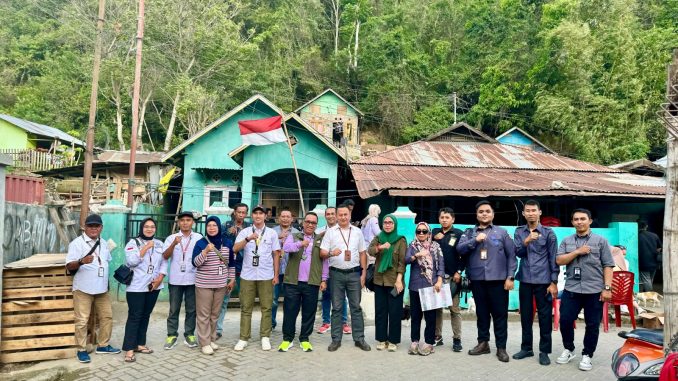 Keterangan Foto : Kepala Sekretariat, Nikson Entengo pimpin pengawasan lampanye