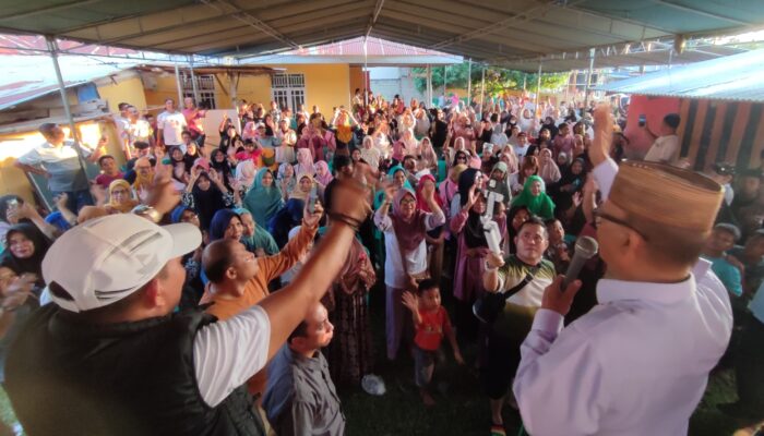 Keterangan Foto : Pasangan Ismet-Risman Kampanye di Kelurahan Pauwo, Kecamatan Kabila, (MCI)