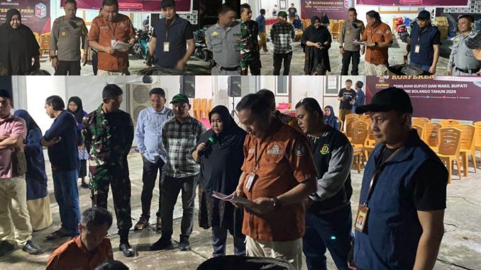 Keterangan Foto : Bawaslu Provinsi Gorontalo mengawasi pemusnahan surat suara di KPU Bonebolango