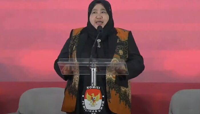 Keterangan Foto : Ketua KPU Bonebolango berikan sambutan pada debat publik ke 3, Calon Bupati dan Calon Wakil Bupati