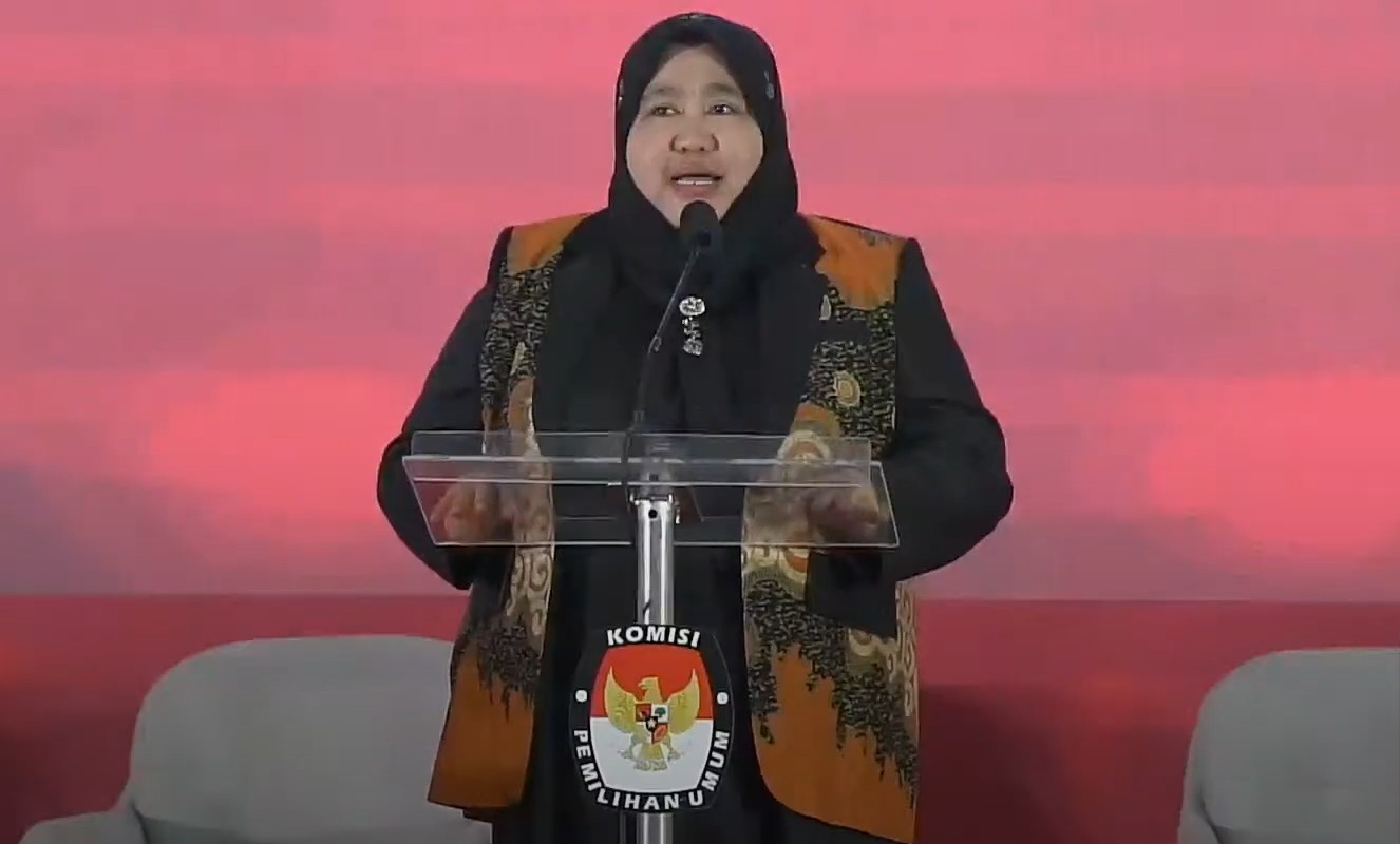 Keterangan Foto : Ketua KPU Bonebolango berikan sambutan pada debat publik ke 3, Calon Bupati dan Calon Wakil Bupati