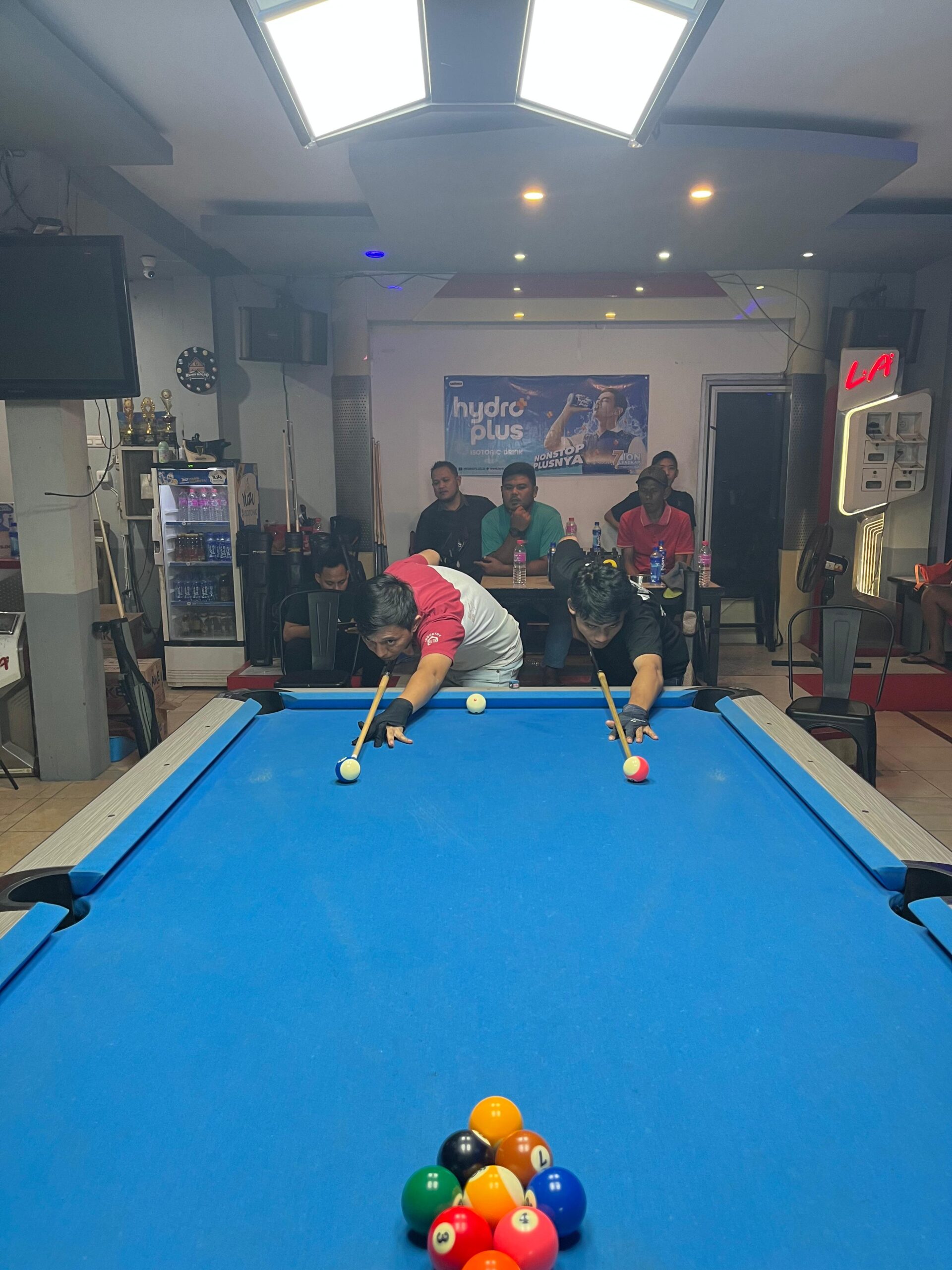 Keterangan Foto: Para Atlet Biliard saat lomba di 23 Pool Gorontalo.