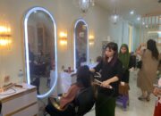 Smoothing Rambut Jadi Tren Akhir Tahun, Salon Ayu Kebanjiran Pelanggan
