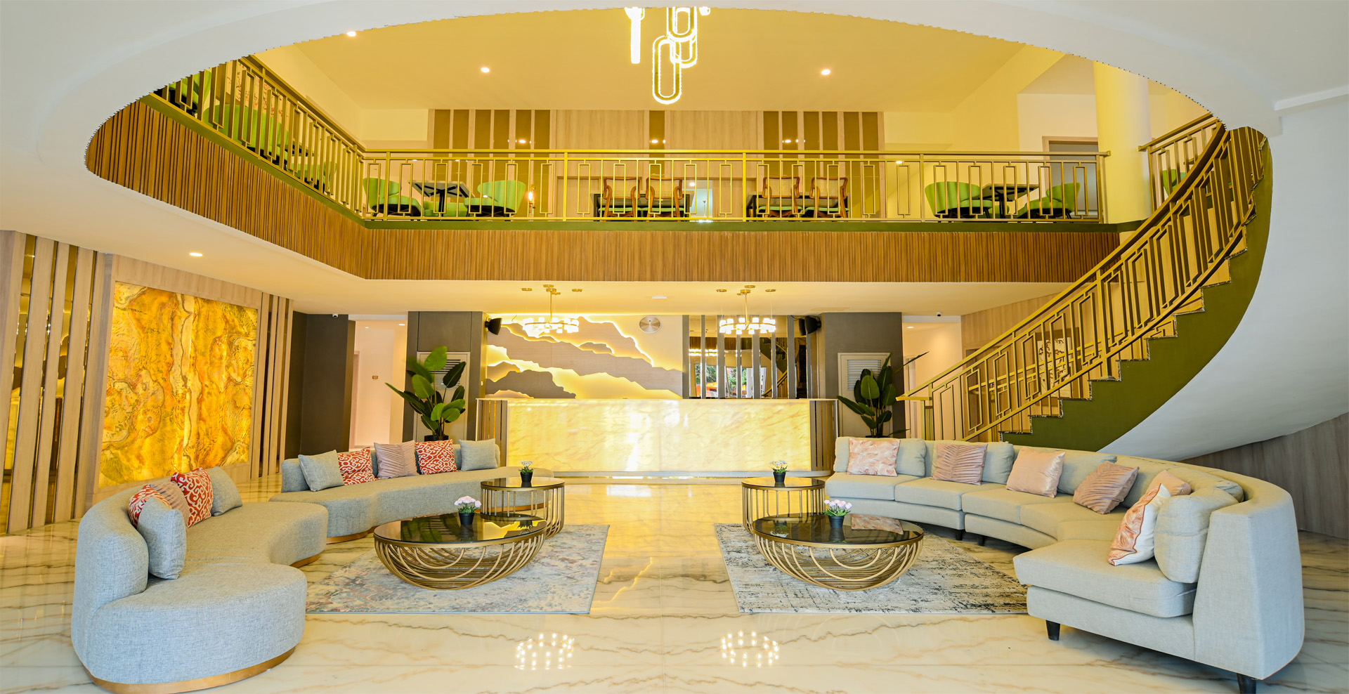 Keterangan Foto : Lobby Yulia Hotel 