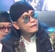 Tangkapan layar video Gus Miftah mengolok-olok seorang penjual es teh saat mengisi pengajian Magelang Bersholawat di Lapangan Drh