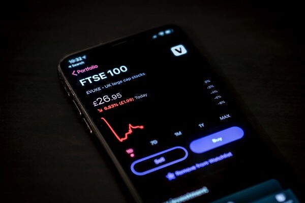 Apakah Investasi Saham Halal atau Haram Menurut Syariat Islam?