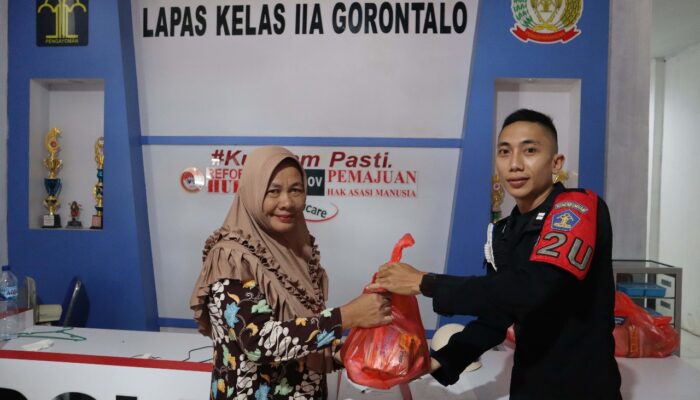 Lapas Gorontalo Bagikan Sembako untuk Keluarga Warga Binaan Jelang Ramadhan