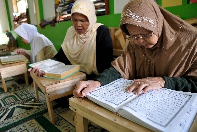 Ketarangan : Ilustrasi Orang tua di bulan ramadhan sumber foto : suara nasional