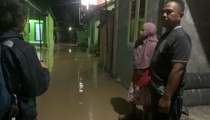 Banjir di Talumolo Tak Kunjung Surut, Warga Alami Gatal-Gatal dan Kutu Air