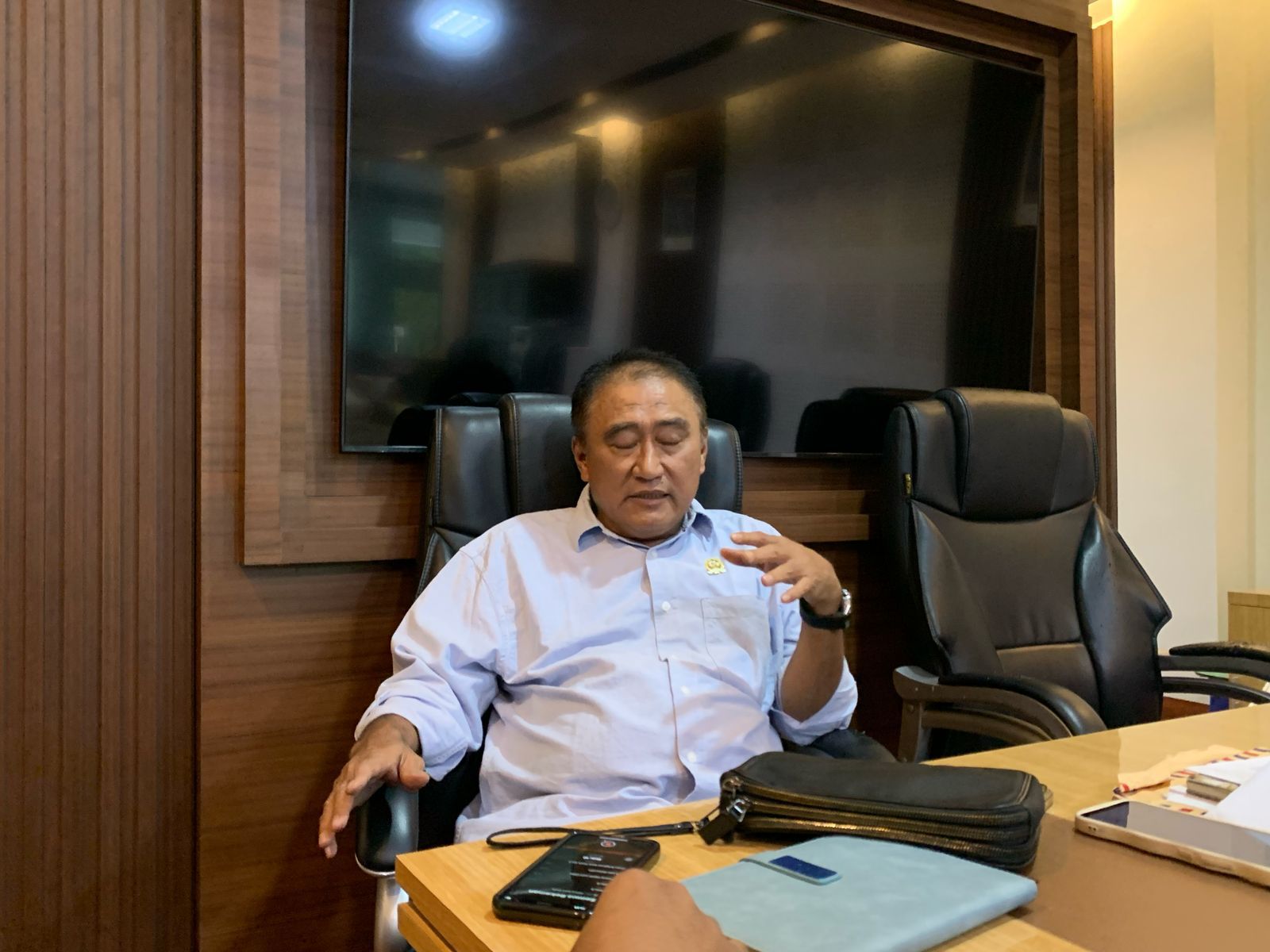 Keterangan Foto : Ketua Komisi II DPRD Provinsi Gorontalo, Mikson Yapanto