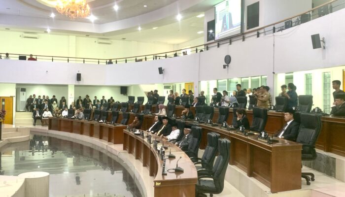 Keterangan : Puluhan Anggota DPRD Prov.Gorontalo Absen di Rapat Paripurna