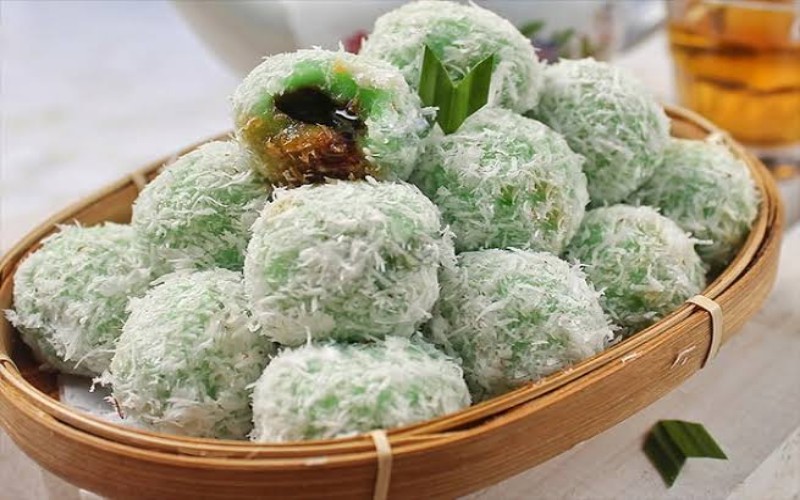 Keterangan Foto : Kelpon atau dalam bahasa Gorontalo disebut onde-onde Kuliner Indonesia