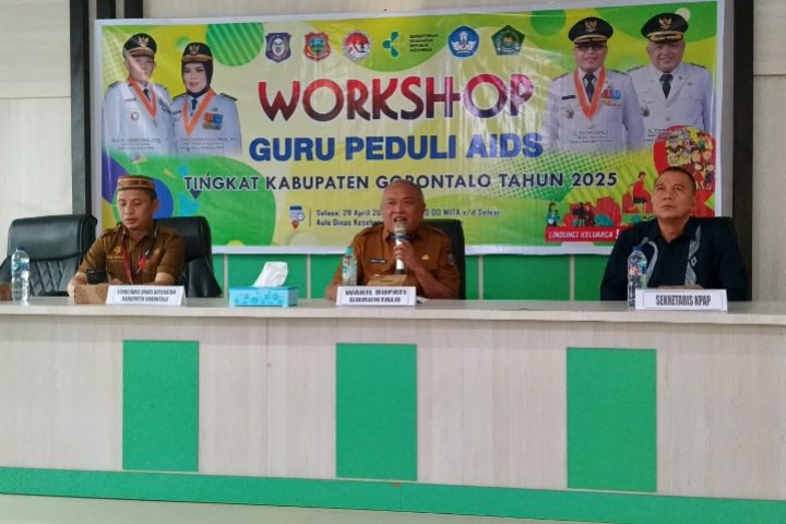 Wabup Tonny Junus membuka Workshop Guru Peduli AIDS. (sumber : gorontalokab.go.id)