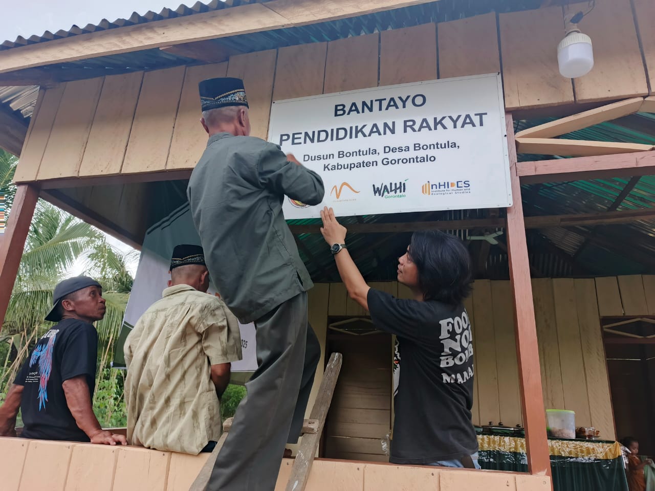 Keterangan Foto : Bantayo Pendidikan Rakyat Bontula (sumber WALHI Gorontaloi)