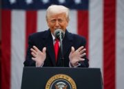 Tarif Impor Trump: Dunia Menanggapi dengan Kemarahan dan Ancaman Balasan