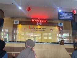 2025 Masih Antre di Samsat Warga Gorontalo Protes Layanan Pajak yang Belum Digital di Tengah Era Serba Online