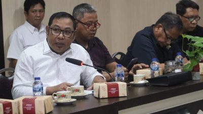 Limonu Hippy dan Politik yang Tak Lupa Jalan Pulang