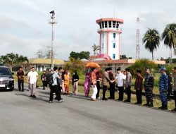 Ketua DPRD Provinsi Gorontalo Hadiri Penjemputan Menparekraf dan Wamenparekraf di Bandara Djalaluddin
