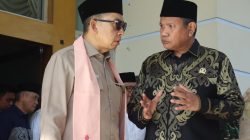 Ridwan Monoarfa menyambut kedatangan Menteri Kebudayaan (foto:Set DPRD)