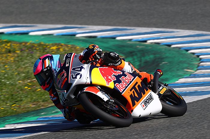Veda Ega dan Ramadhipa siap berlaga di Red Bull Rookies Cup 2025. Foto: Gold and Goose