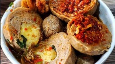 Bakso Mercon Keju Sensasi Dua Dunia, Pedasnya Nendang, Gurihnya Bikin Ketagihan
