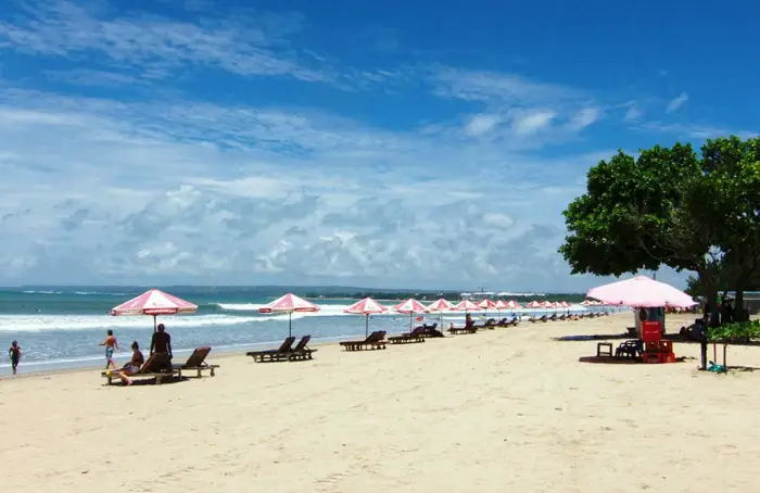 Keterangan : Pantai Kiuta Bali (sumber foto : Labiru Tour)