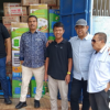 Keterangan : Komisi II DPRD Gorontalo meninjau distributor pupuk di Limboto untuk memastikan ketersediaan, harga yang stabil (Foto : SET DPRD)