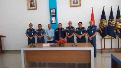 Keterangan: Komisi III DPRD Gorontalo kunjungi KSOP Bitung bahas kesiapan Nataru dan kontribusi Dermaga 2. (Sumber : Sharenews)