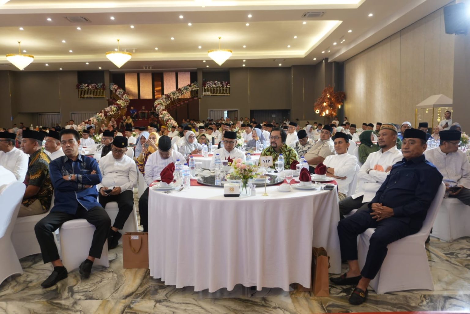 Pimpinan dan Anggota DPRD Provinsi Gorontalo menghadiri kegiatan Refleksi Satu Tahun Kepemimpinan Gubernur dan Wakil Gubernur Gorontalo