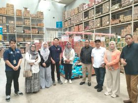 Komisi II DPRD Provinsi Gorontalo melakukan kunjungan kerja ke Indogrosir (foto : Set DPRD)