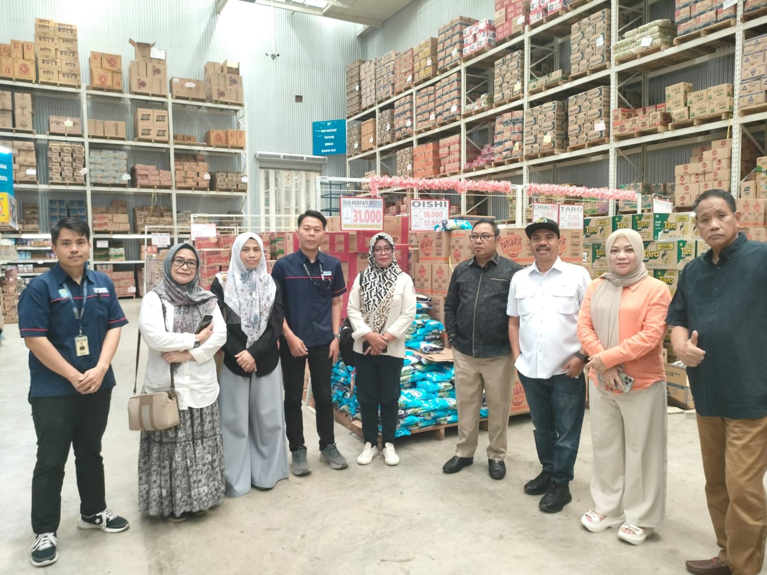 Komisi II DPRD Provinsi Gorontalo melakukan kunjungan kerja ke Indogrosir (foto : Set DPRD)