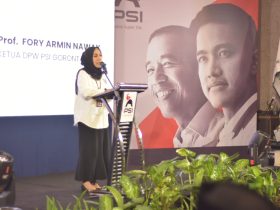 Keterangan Foto : Ketua DPW PSI Provinsi Gorontalo saat sambutan (sumber foto : mediasulutgo.com)