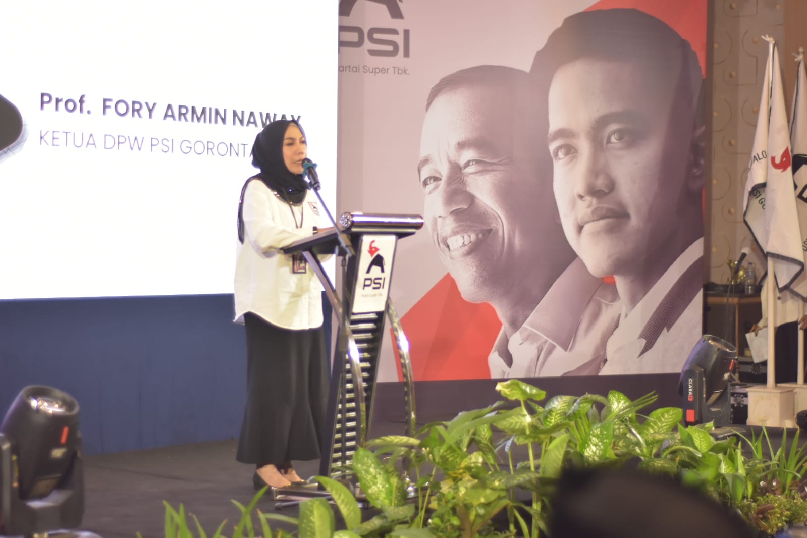 Keterangan Foto : Ketua DPW PSI Provinsi Gorontalo saat sambutan (sumber foto : mediasulutgo.com)