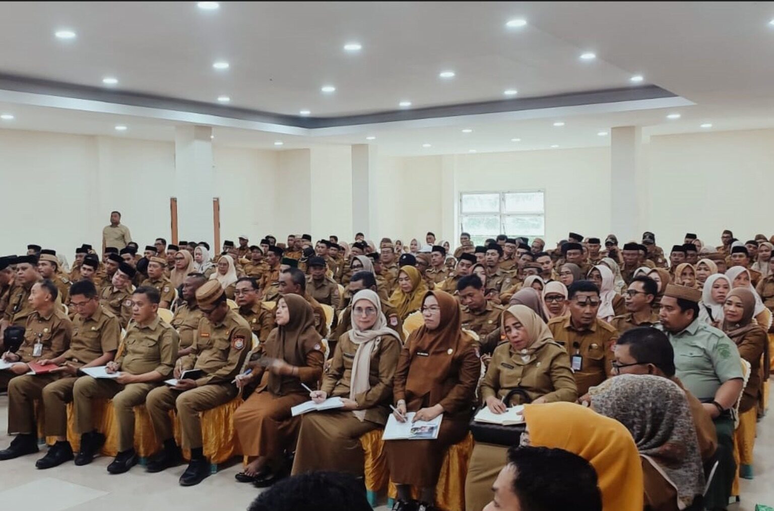 Keterangan : Bupati Bone Bolango Ismet Mile dorong reformasi birokrasi dengan menekankan transparansi, respons cepat, dan penguatan pengawasan internal. sumber : Ulanda.id