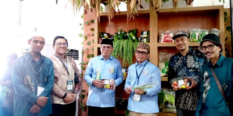 Produk pesantren dan UMKM syariah Gorontalo dipamerkan dalam PENAS XVII