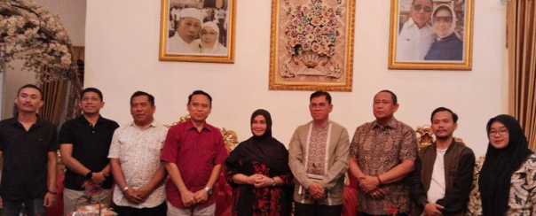Senator Rahmijati Jahja menerima Sekda Bone Bolango Iwan Mustapa dan rombongan. (Sumber foto : Beritaa1.id)