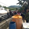 kekeringan sudah melanda 13 desa Bupati Ismet menunjukkan kepeduliannya