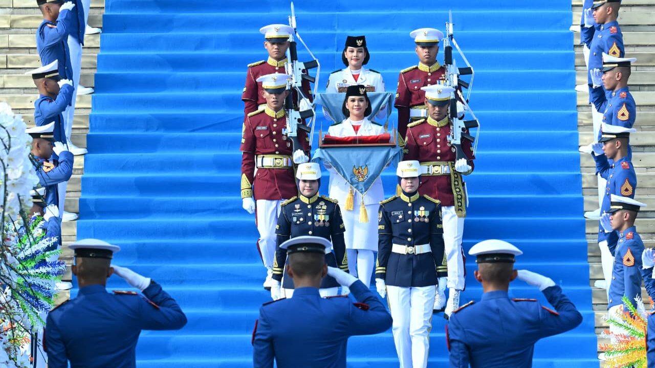 Keterangan : Prosesi kirab budaya dari kawasan Monumen Nasional (Monas) menuju Istana Merdeka menjadi pembuka rangkaian peringatan hari bersejarah bangsa Indonesia pada Senin, 17 Agustus 2026. Foto: BPMI Setpres